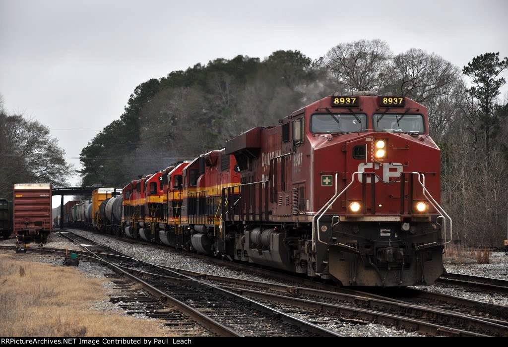 Manifest cruises east at the junction